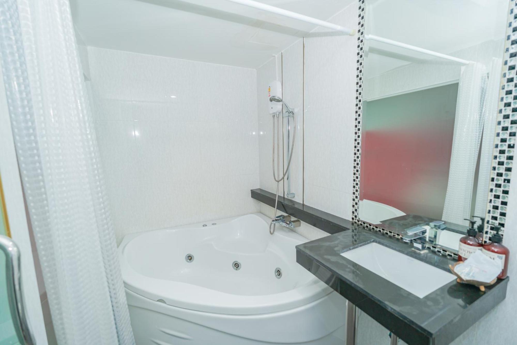 Patong Diamond Hotel Ngoại thất bức ảnh